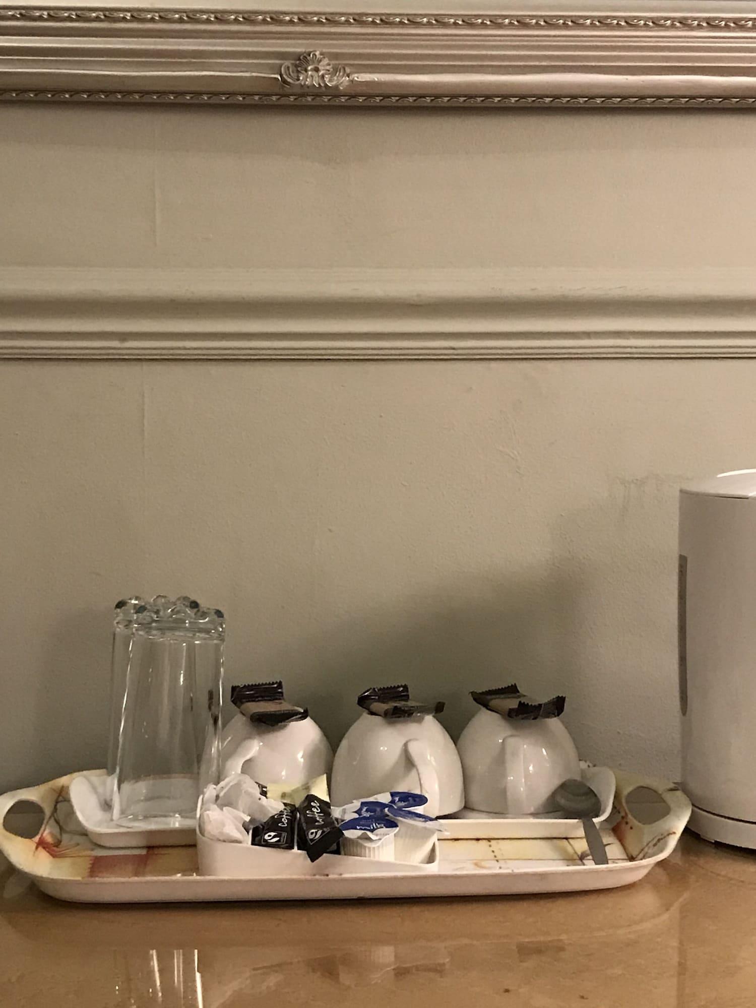 ユーロバル カフェ アンド ホテル オックスフォード エクステリア 写真